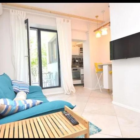 Marina Central Sunshine Studio Apartment Bukares Bagian luar foto