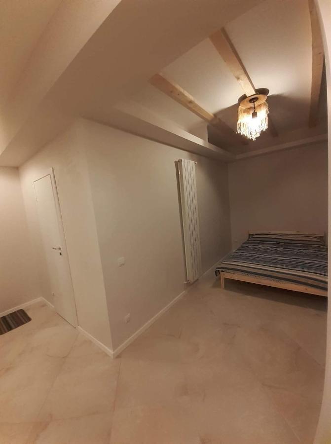 Marina Central Sunshine Studio Apartment Bukares Bagian luar foto