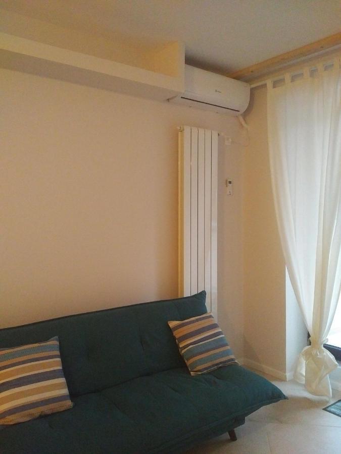 Marina Central Sunshine Studio Apartment Bukares Bagian luar foto