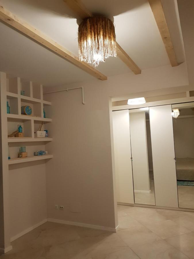 Marina Central Sunshine Studio Apartment Bukares Bagian luar foto